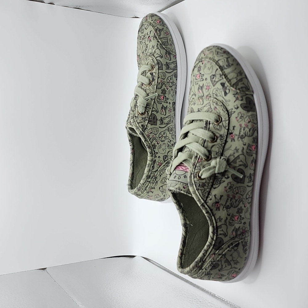 BOBS from Skechers olive green & pink dog & cat size 6 tennis shoes - Picture 3 of 7
